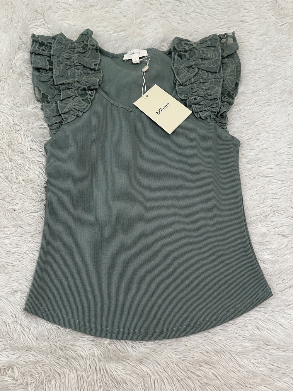 🎻 NWT Bohme Ribbed Ruffle Sleeve Shirt